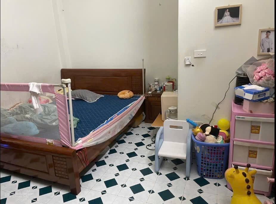 Cho thuê nhà ngõ Đỗ Nhuận, Đê Tô Hoàng, 2.5 tầng x 47m2, 3 ngủ ở gđ, nhóm 5 người - Ảnh 4